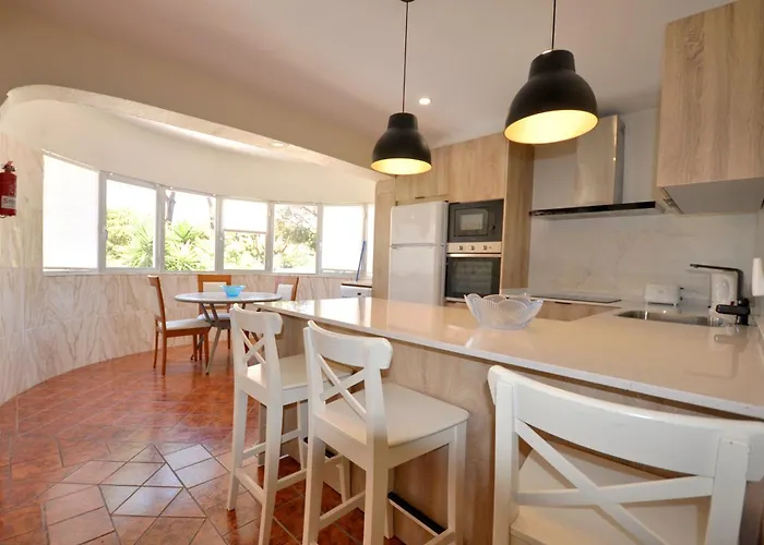 Spacious Retreat With Prime Location, Private Pool, Snooker, Free Ac Wifi * 奎特里拉