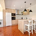 Villa Spacious Retreat With Prime Location, Private Pool, Snooker, Free Ac Wifi Quarteira