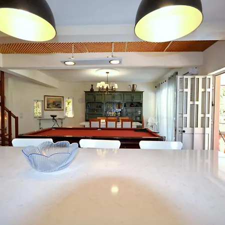 Vila Spacious Retreat With Prime Location, Private Pool, Snooker, Free Ac Wifi *