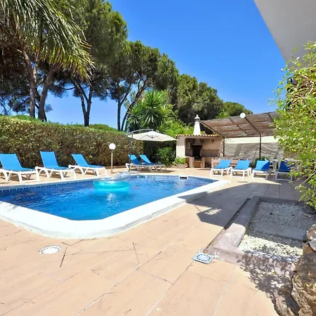 Spacious Retreat With Prime Location, Private Pool, Snooker, Free Ac Wifi Villa